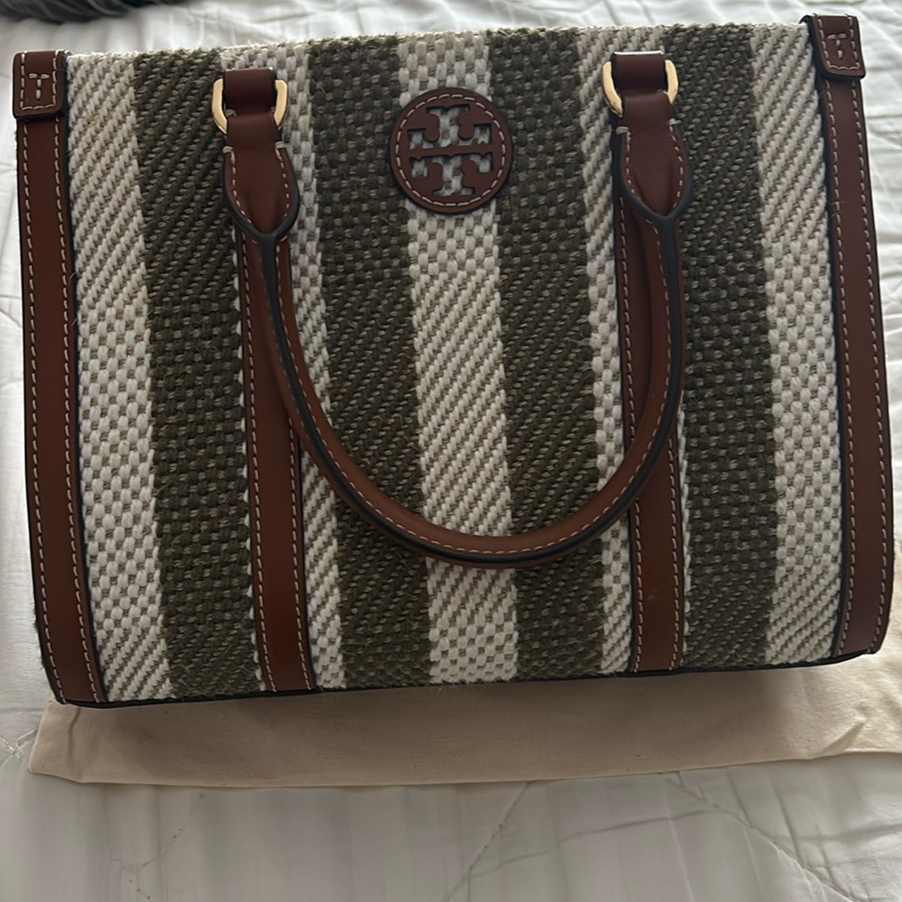 AUTHENTIC TORY BURCH BLAKE STRIPED CANVAS TOTE.